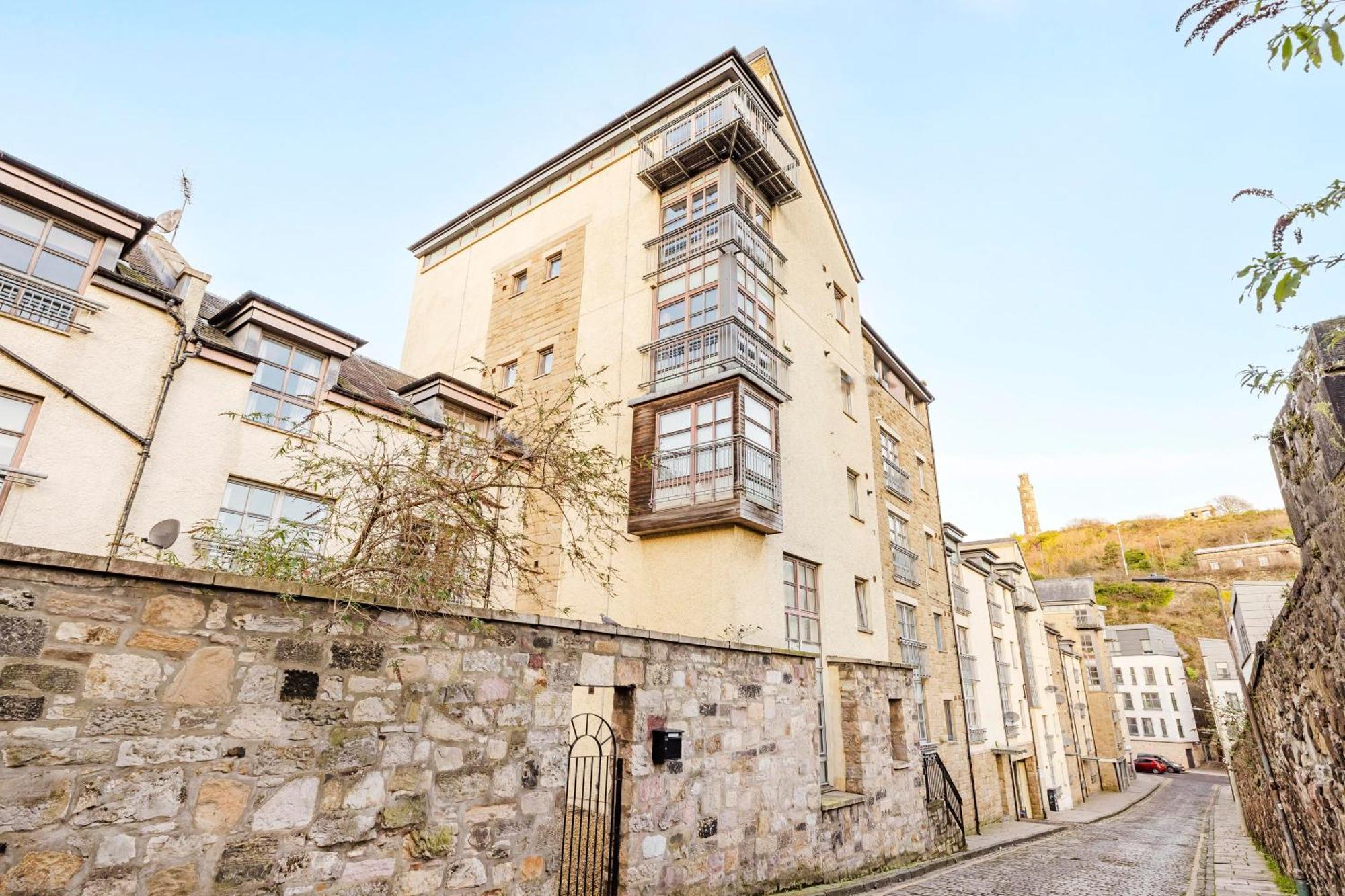 Joivy Stylish Apartment With Balcony In Old Town Edimburgo Exterior foto