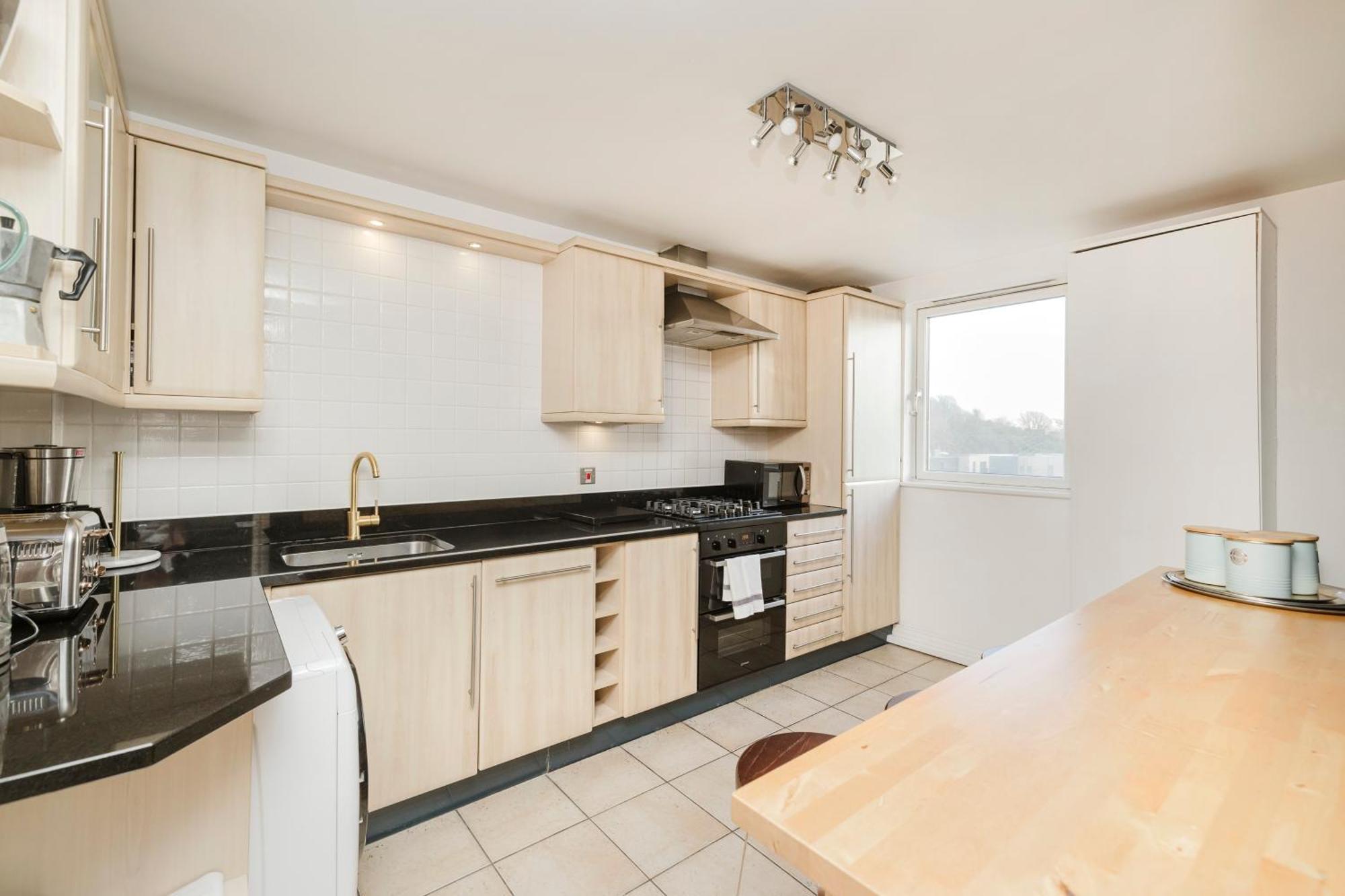 Joivy Stylish Apartment With Balcony In Old Town Edimburgo Exterior foto