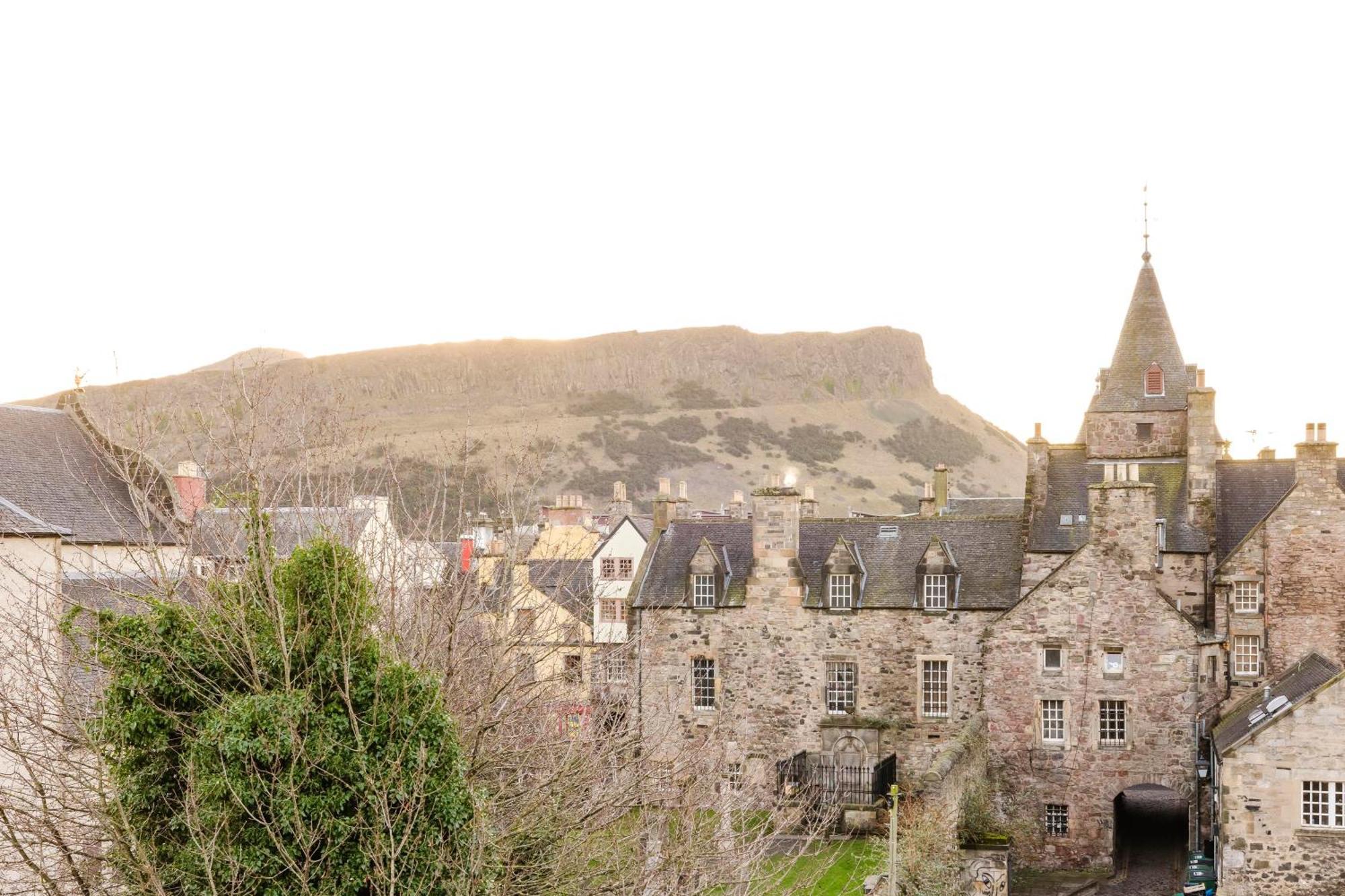 Joivy Stylish Apartment With Balcony In Old Town Edimburgo Exterior foto