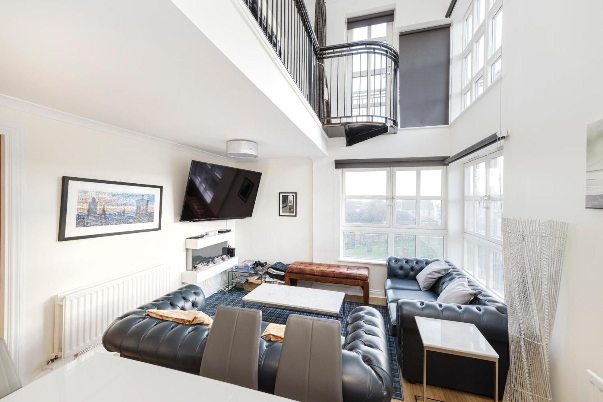 Joivy Stylish Apartment With Balcony In Old Town Edimburgo Exterior foto